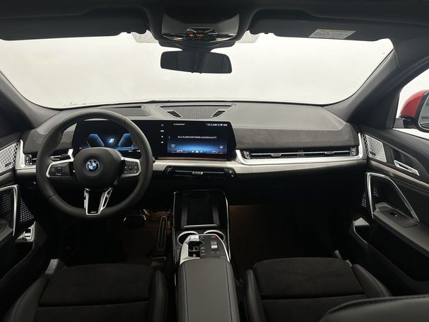 BMW iX2 230 kW image number 13