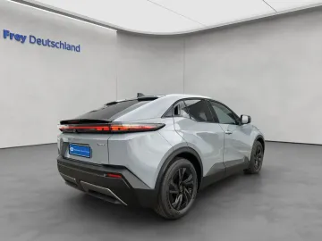Car image 2