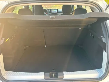 Car image 35