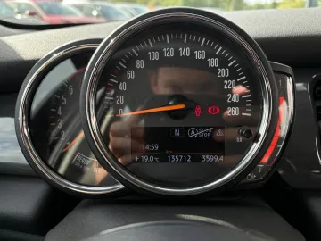 Car image 35