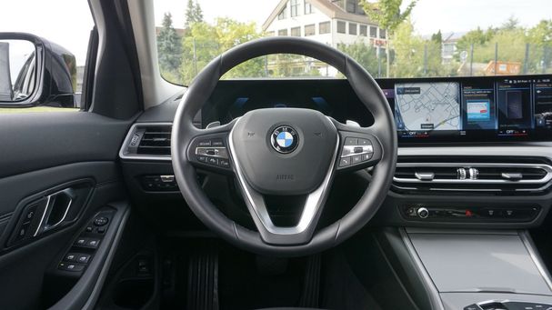 BMW 320d Touring xDrive 140 kW image number 15