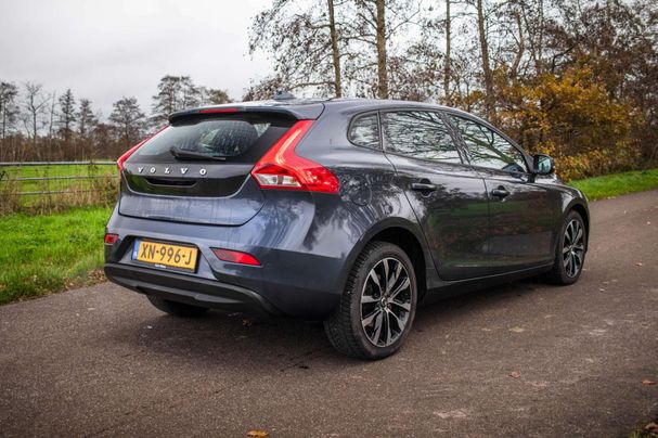 Volvo V40 T2 90 kW image number 17