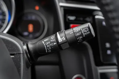 Car image 32