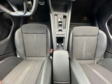 Car image 30