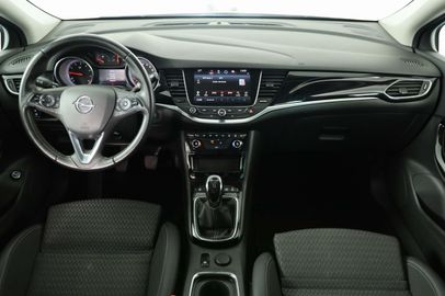 Car image 8