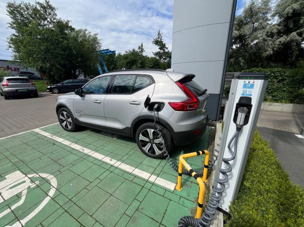 Volvo XC40 Recharge 170 kW image number 6