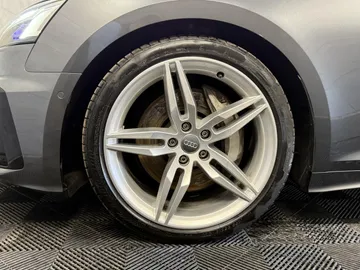 Car image 29