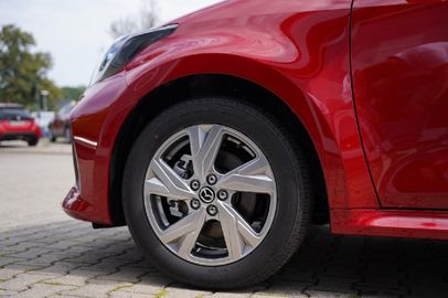 Car image 15