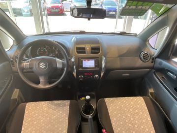 Car image 24