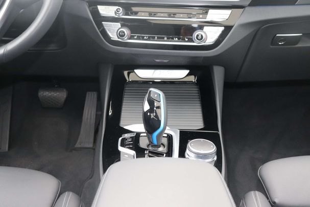 BMW iX3 210 kW image number 15