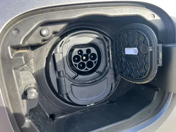 Car image 33