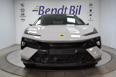 Car image 3