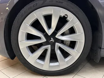 Car image 29