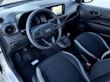 Car image 31