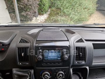 Car image 39