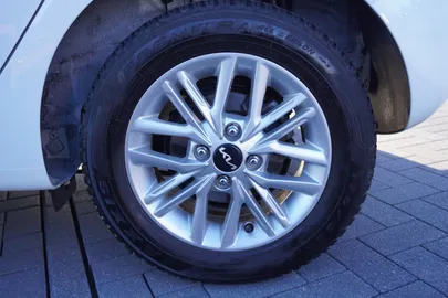 Car image 23