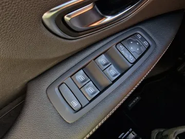 Car image 38