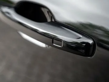 Car image 33