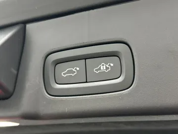 Car image 43
