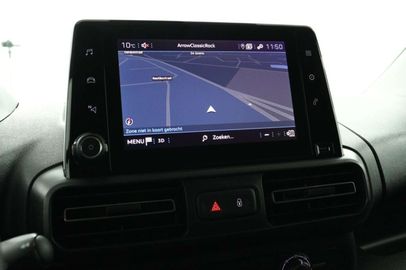 Car image 32