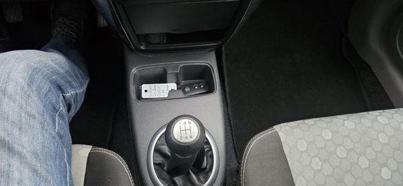 Car image 30