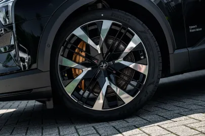 Car image 35
