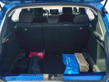 Car image 24