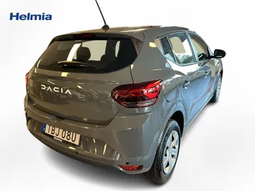 Car image 4