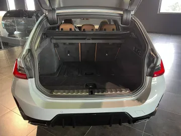 Car image 36