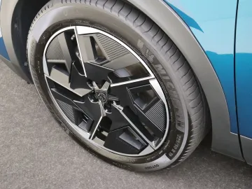 Car image 36