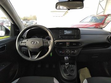 Car image 11