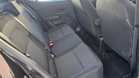 Car image 40