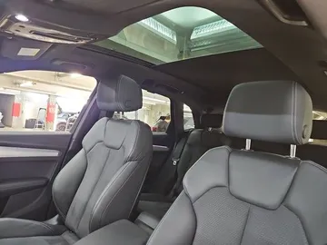 Car image 28