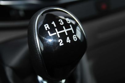 Car image 37