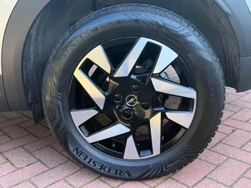 Car image 21