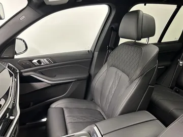 Car image 46