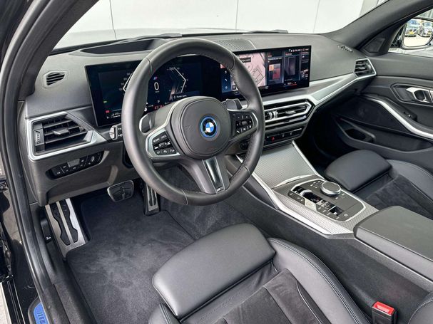 BMW 330 e 215 kW image number 22