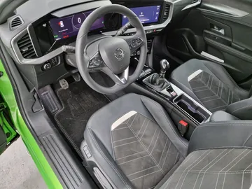 Car image 35