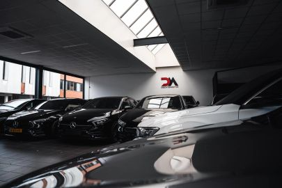 Car image 26