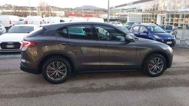 Alfa Romeo Stelvio 2.2 Diesel AT8 Business 118 kW image number 4