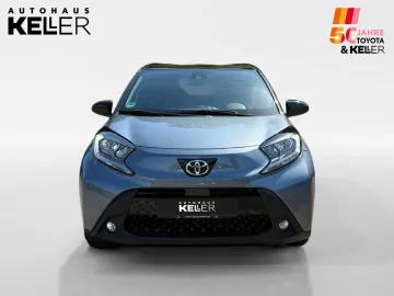 Car image 3