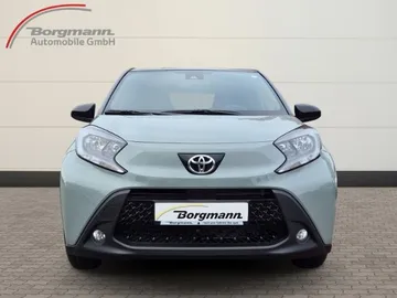 Car image 3