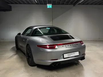 Car image 28