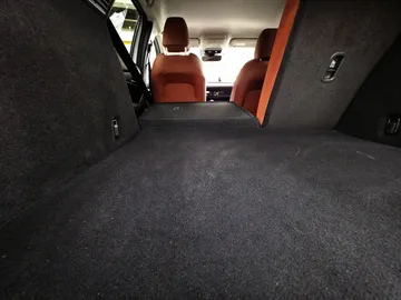 Car image 29