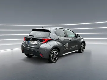 Car image 4