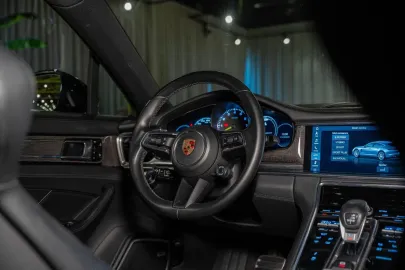 Car image 36
