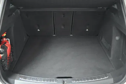 Car image 34