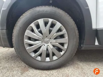 Car image 28