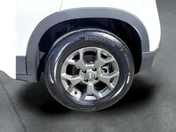 Car image 27