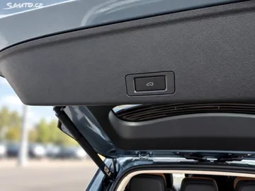 Car image 42